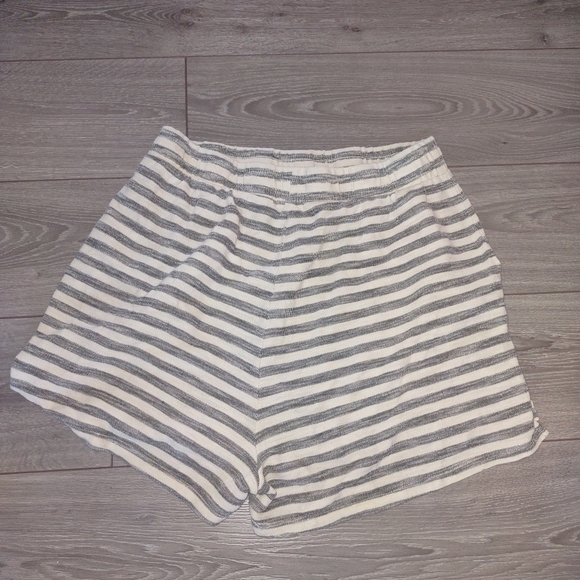 ANTHROPOLOGIE t.la relaxed fit shorts - Picture 3 of 6